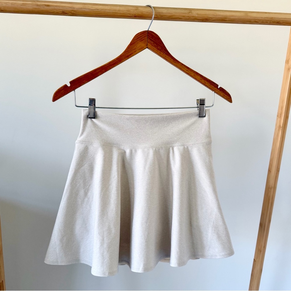Old Navy Active Cloud High Waisted Tennis Skirt in Heathered Beige - S